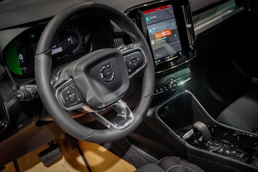 Khoang lái Volvo XC40 Ultimate Dark 2023