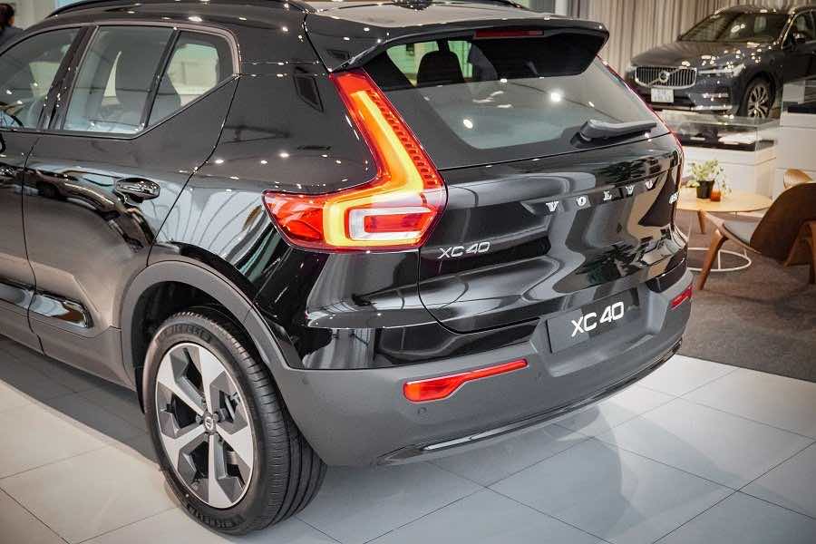 Phần hông xe Volvo XC40 Ultimate Dark 2023